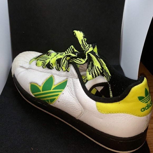 kelly green adidas